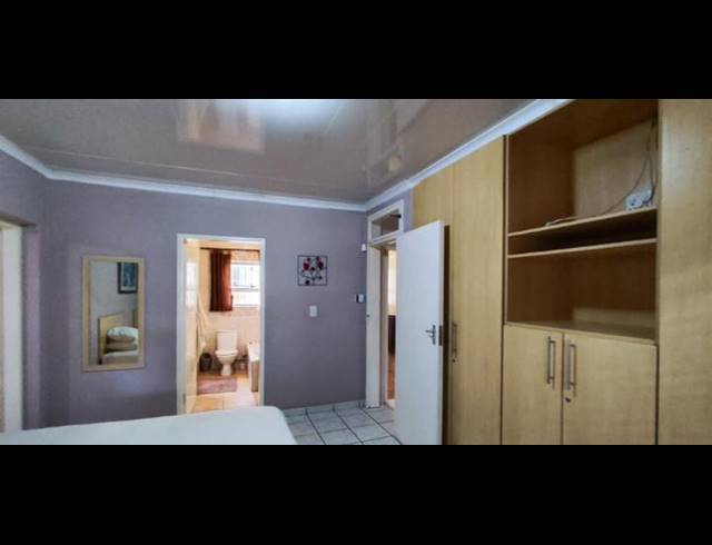 8 BEDROOM HOUSE FOR SALE IN VAN RIEBEECK PARK